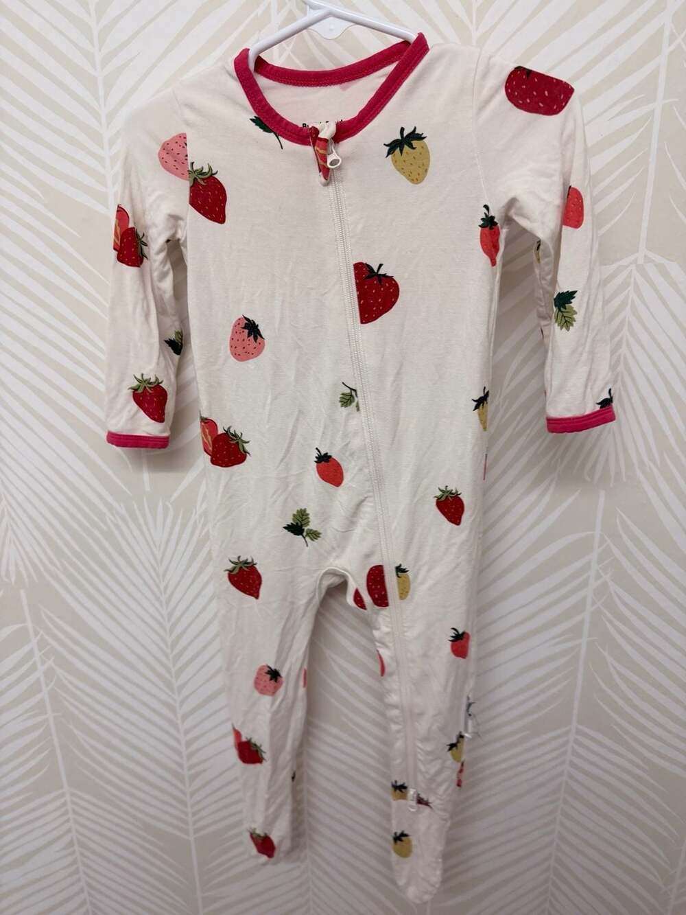 BubblePanda Strawberry Print Bamboo Zip Footie Pajamas 12-18M